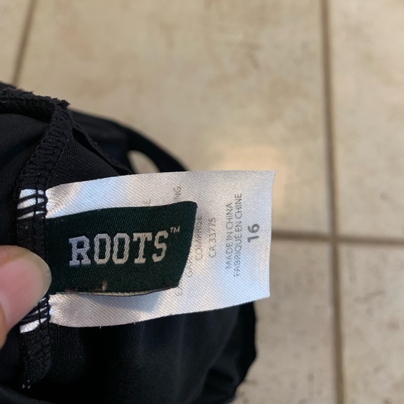 Roots Black & Coral Zip-Front One-Piece Swimsuit - Size 16 - Picture 7 of 8